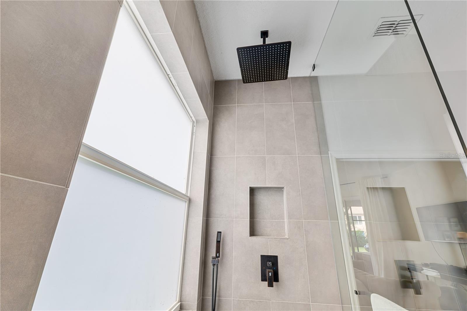 GLENMUIR 48 39 - Residential Lease