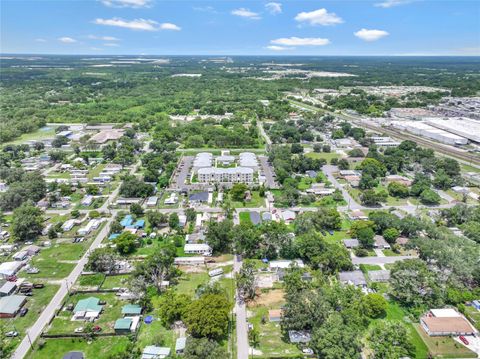 A home in LAKELAND