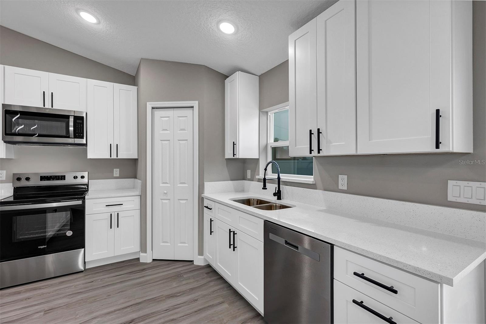 RAINBOW PARK UN 02 - Residential