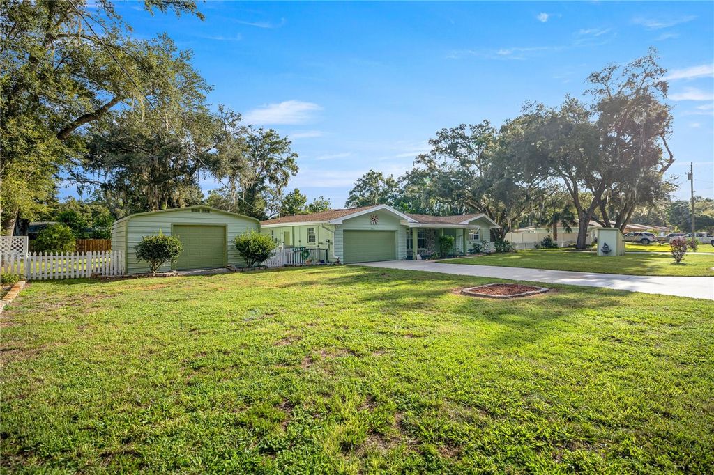 Photo of 9415 W Green Bay Lane, Crystal River, FL 34428 (MLS # G5100444)
