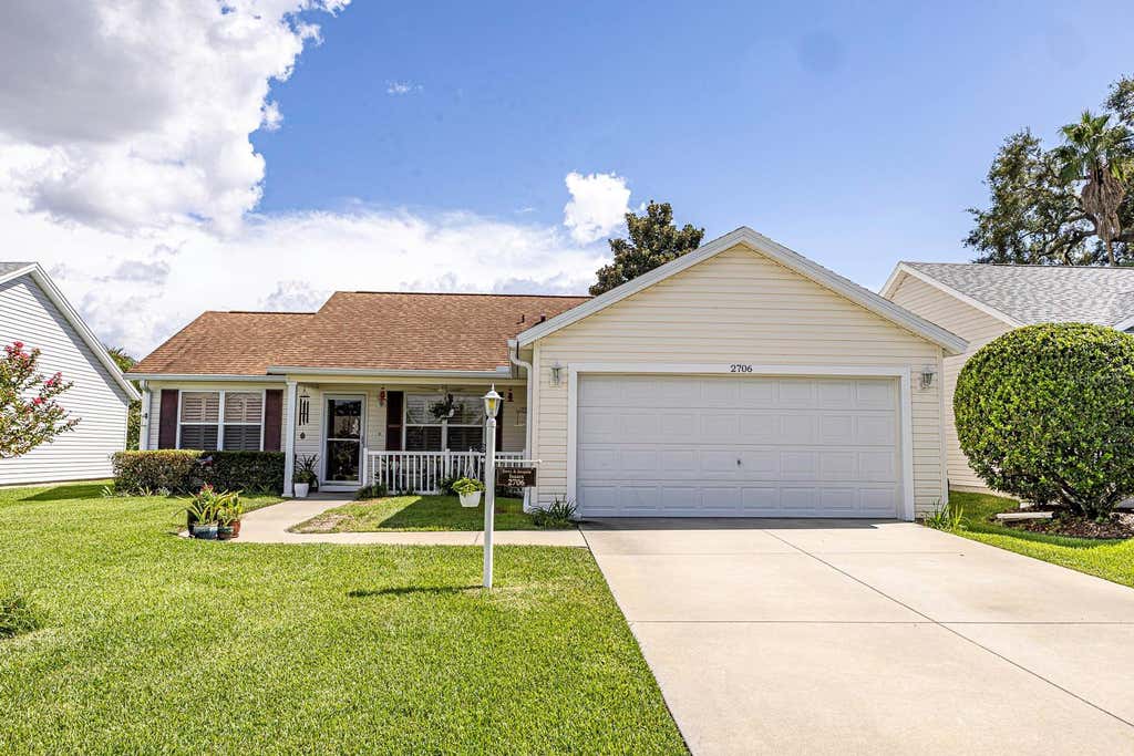Photo of 2706 Morven Park Way, The Villages, FL 32162 (MLS # G5116185)