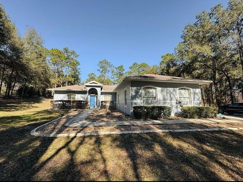 A home in DUNNELLON