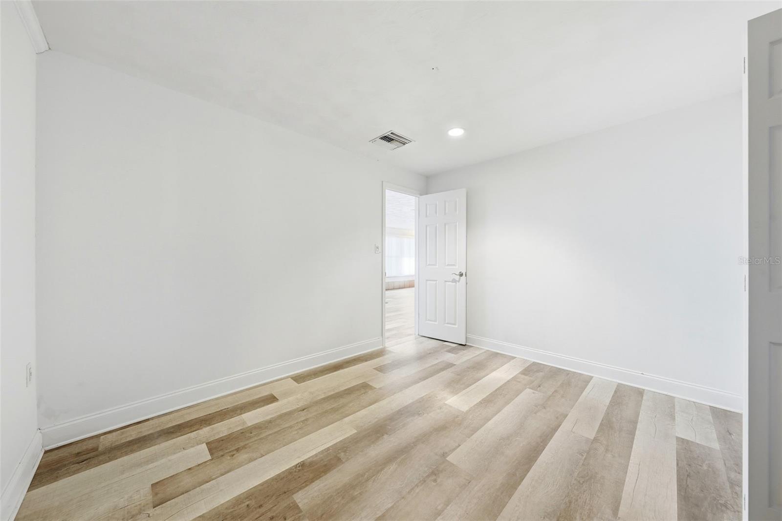 ALCORNS LAKE BREEZE - Residential Lease