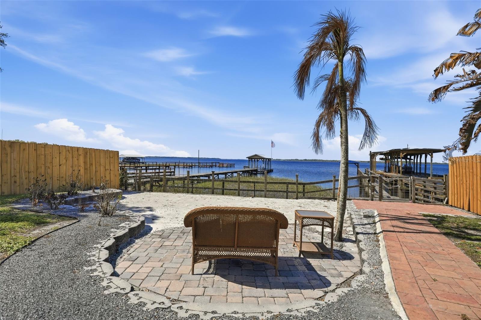 ALCORNS LAKE BREEZE - Residential Lease