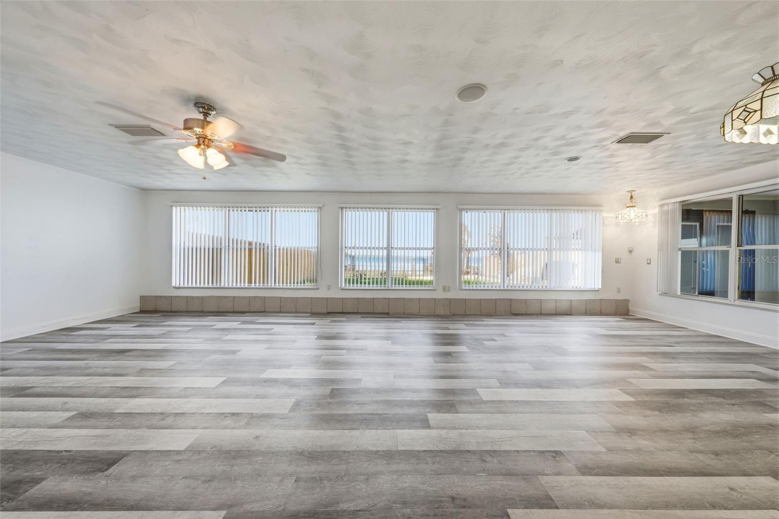 ALCORNS LAKE BREEZE - Residential Lease