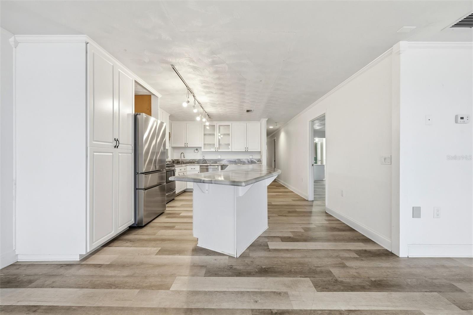 ALCORNS LAKE BREEZE - Residential Lease