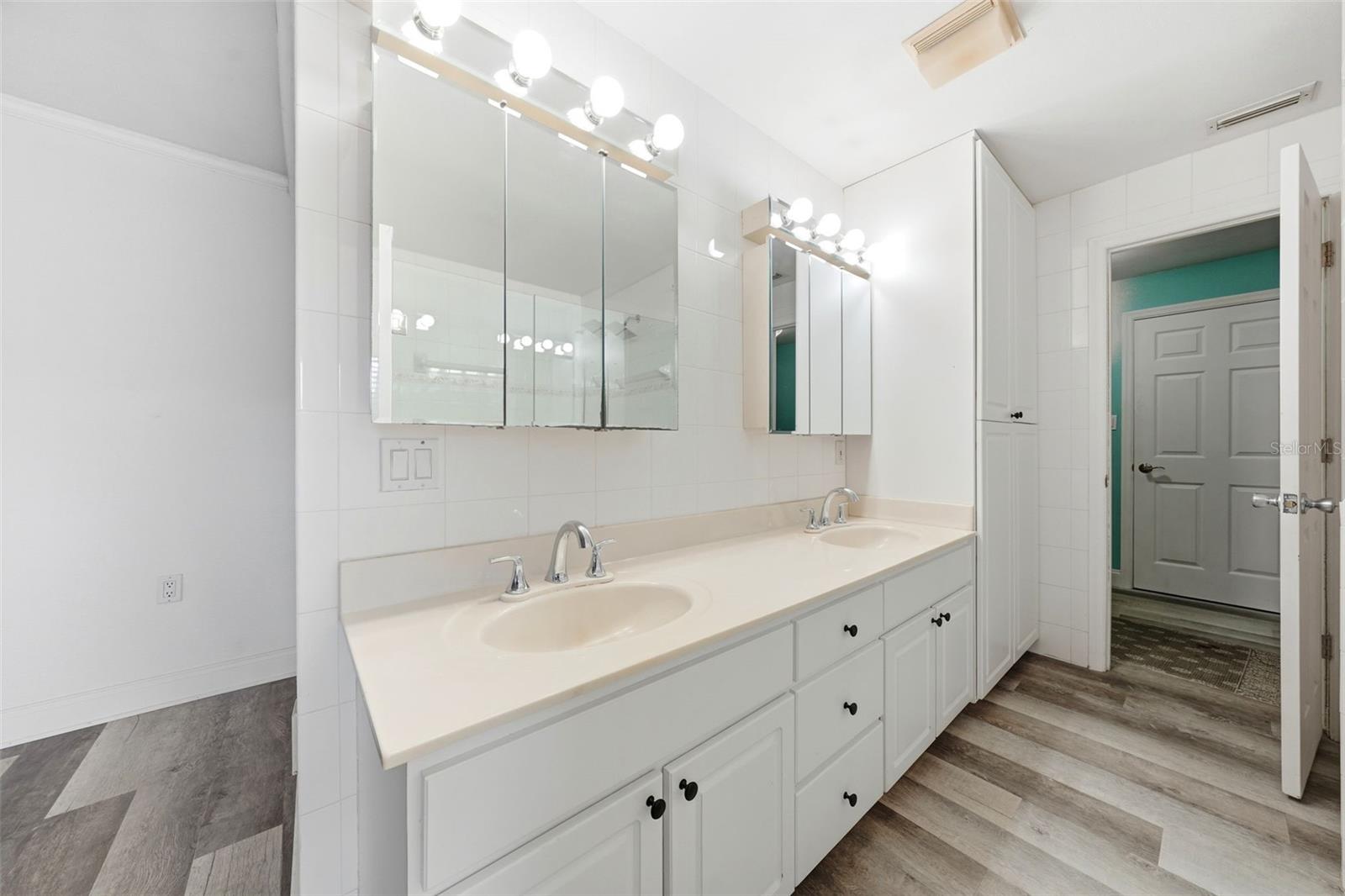 ALCORNS LAKE BREEZE - Residential Lease