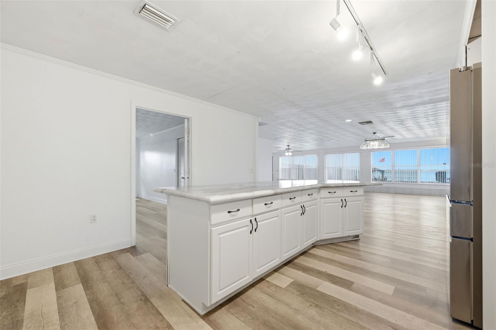 ALCORNS LAKE BREEZE - Residential Lease