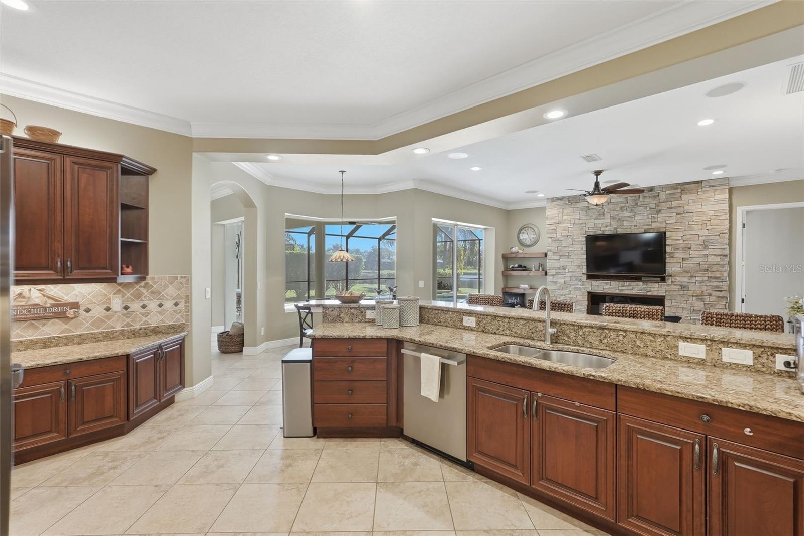 COUNTRY MEADOWS PH I - Residential Lease