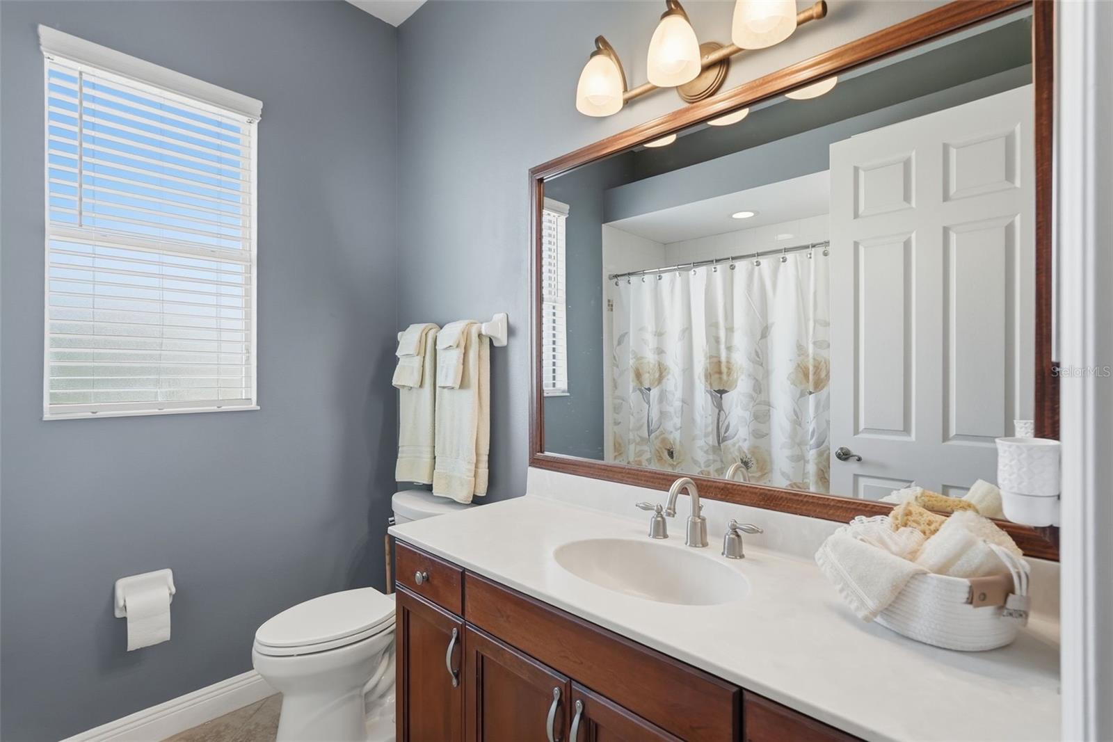 COUNTRY MEADOWS PH I - Residential Lease