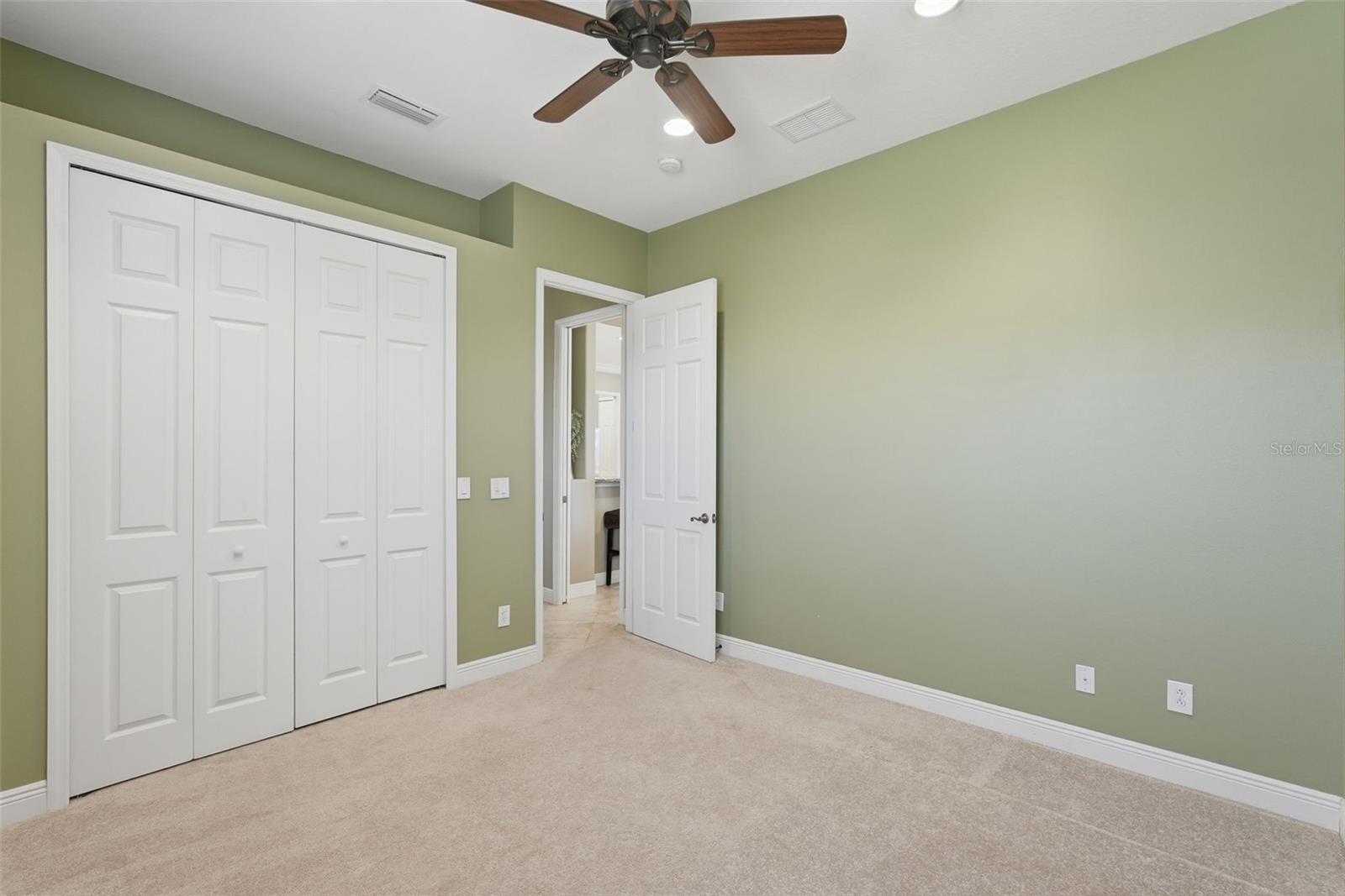 COUNTRY MEADOWS PH I - Residential Lease