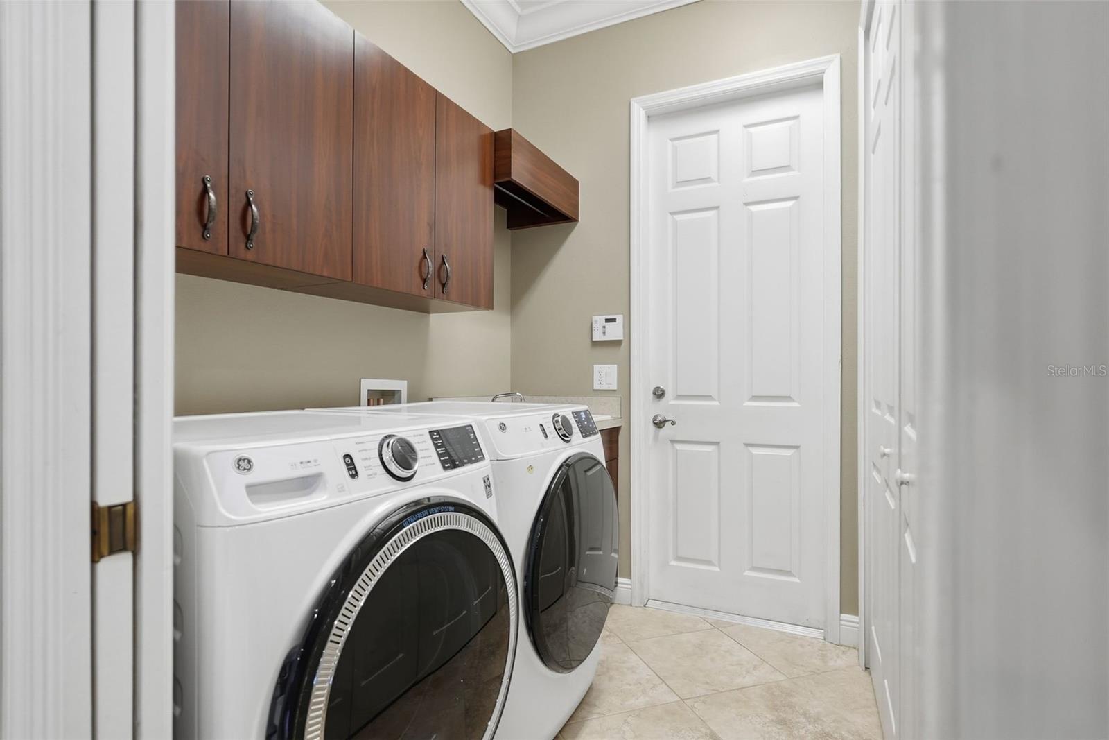 COUNTRY MEADOWS PH I - Residential Lease