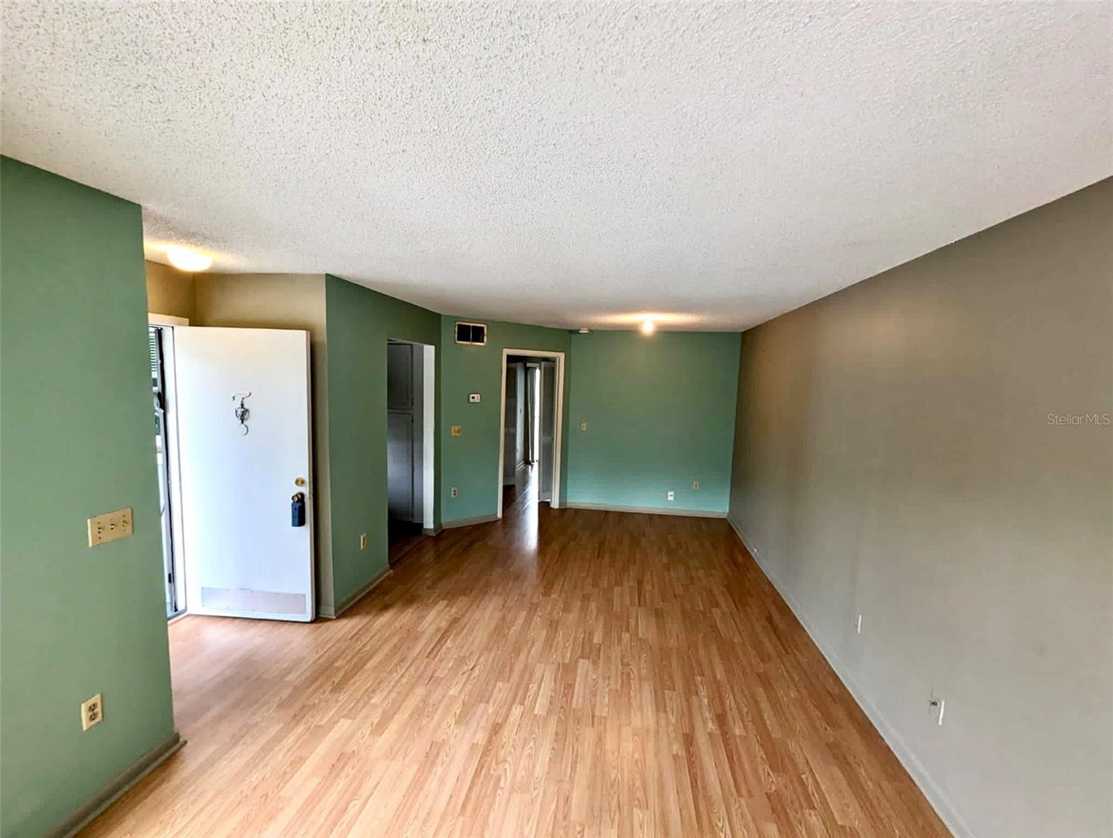 LEMON TREE CONDO SEC 01 - Residential Lease