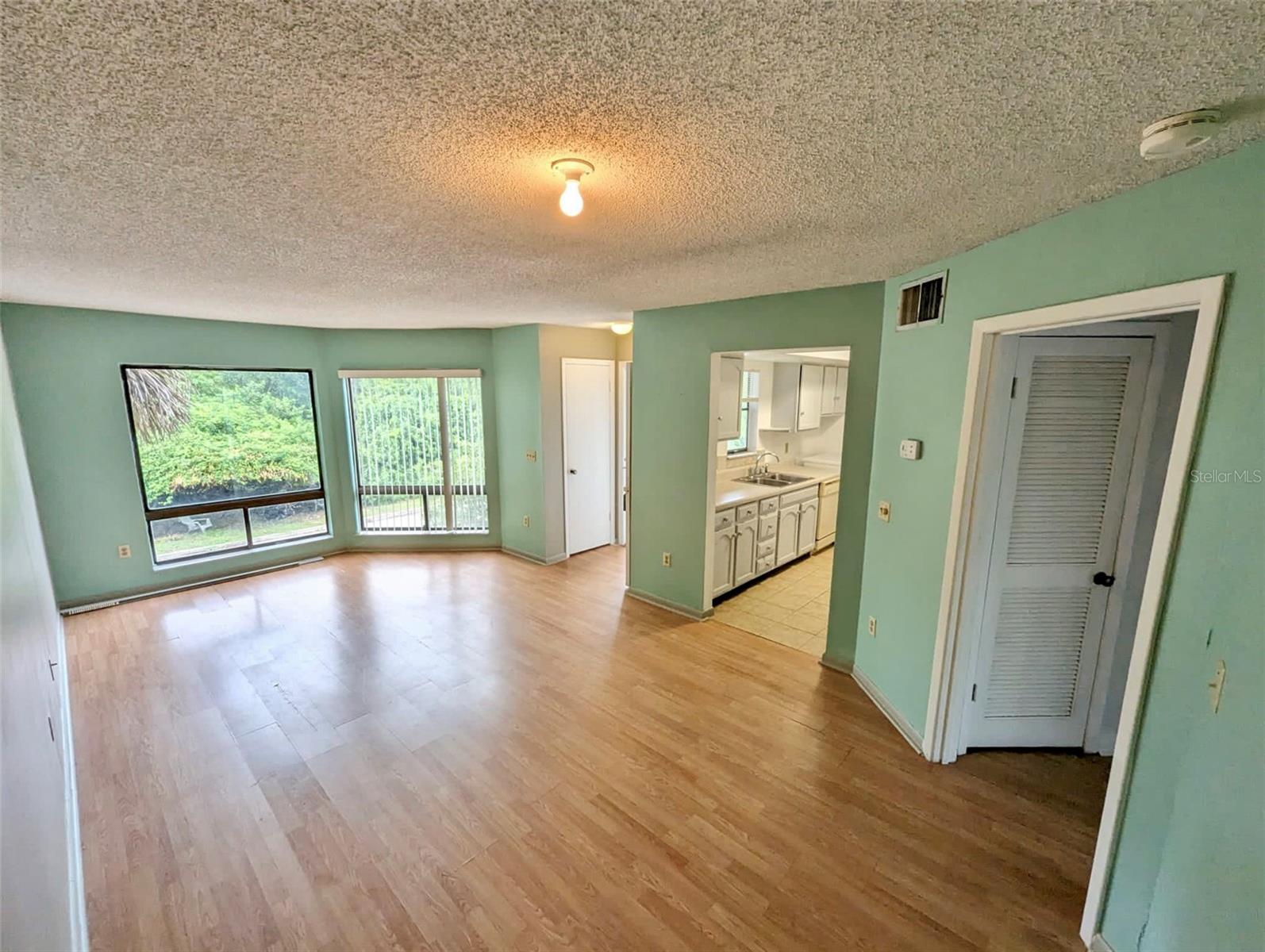 LEMON TREE CONDO SEC 01 - Residential Lease