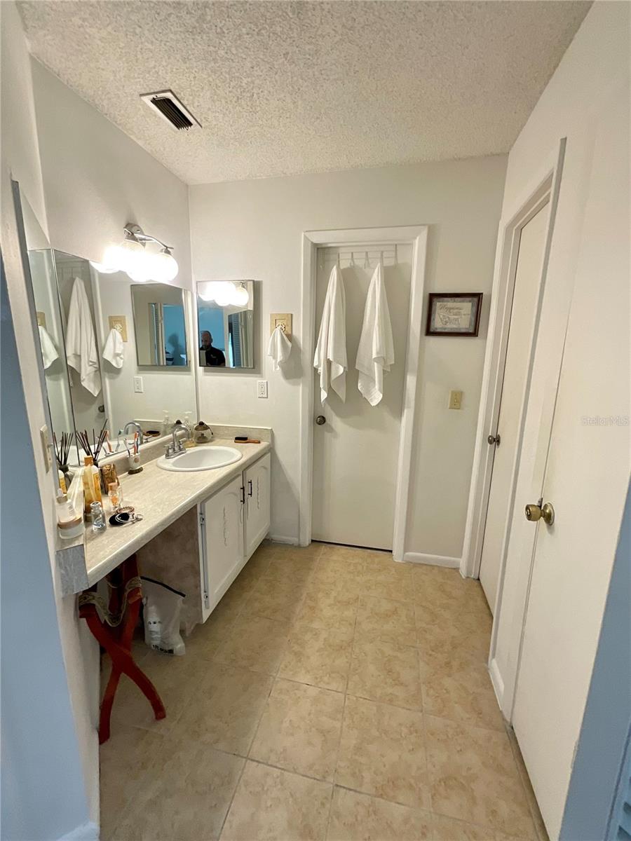 LEMON TREE CONDO SEC 01 - Residential Lease
