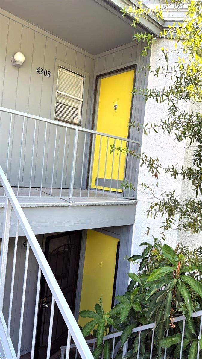 LEMON TREE CONDO SEC 01 - Residential Lease