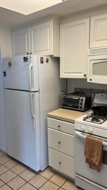 SHORE CREST BLDG TOW - Residential