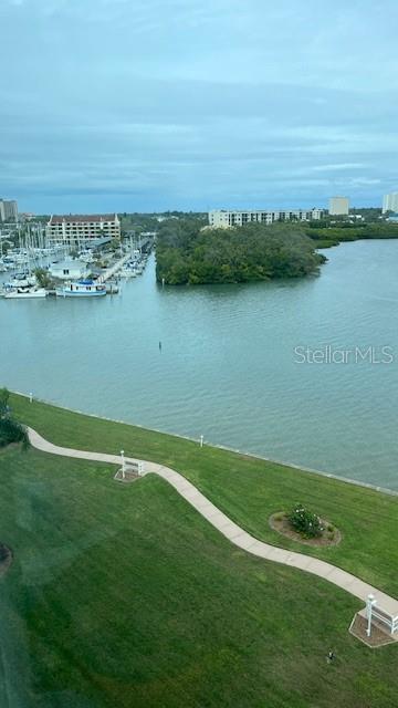 SHORE CREST BLDG TOW - Residential