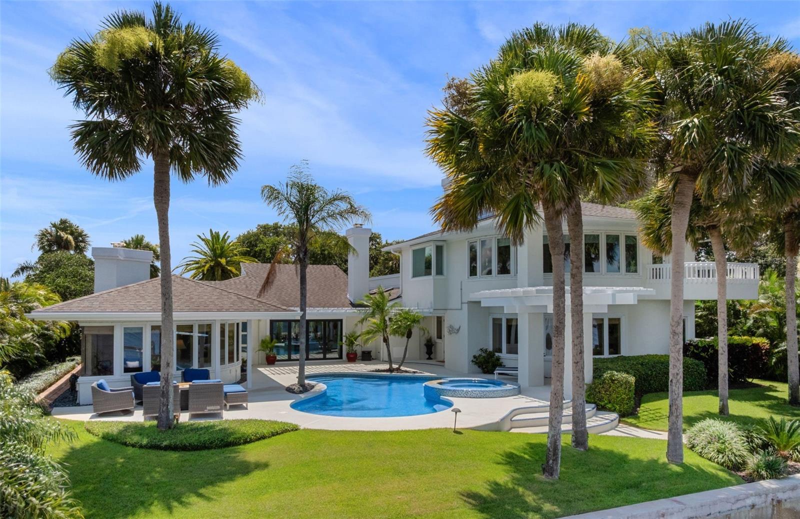 1215 COMMODORE DRIVE