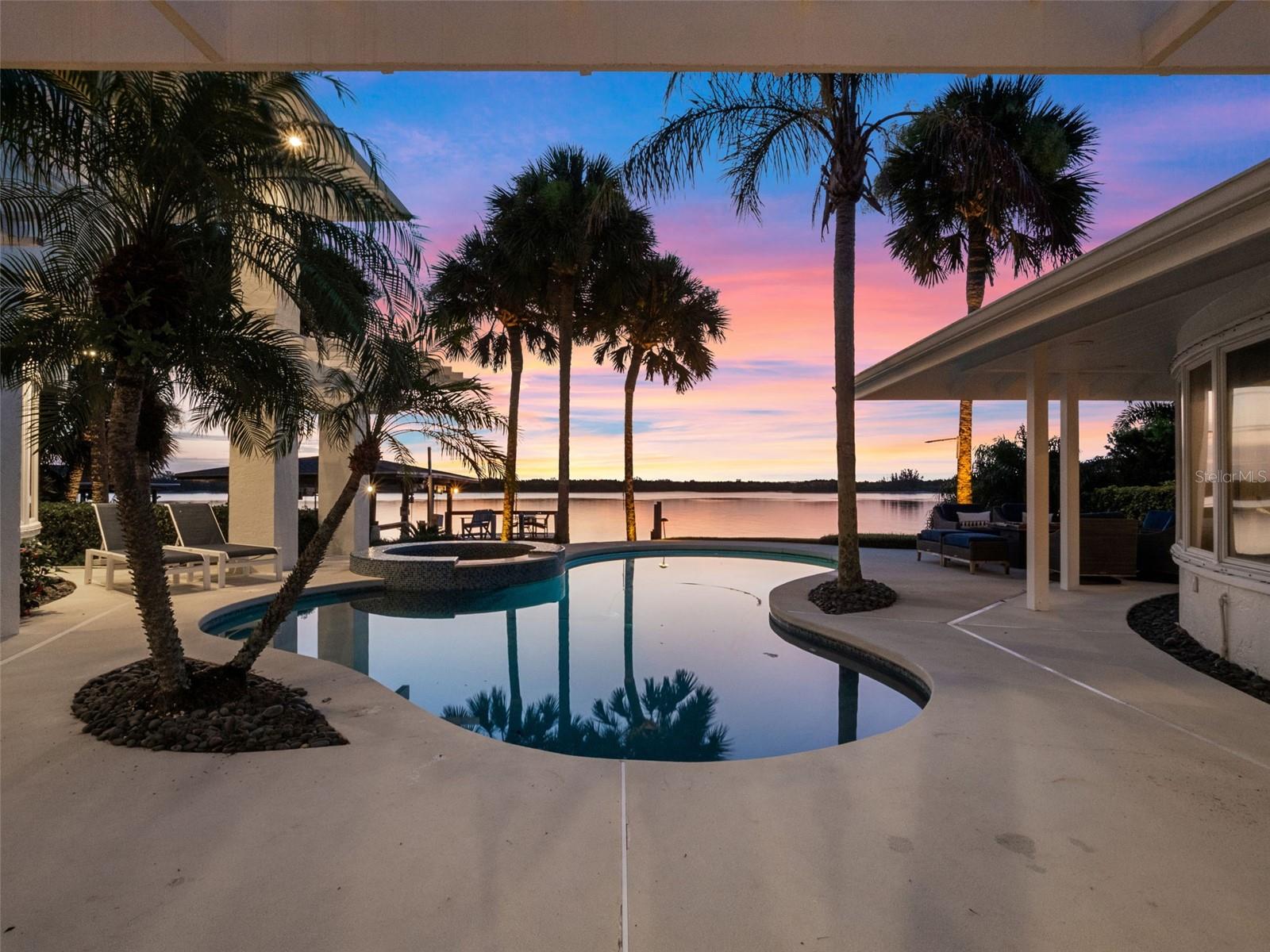 1215 COMMODORE DRIVE