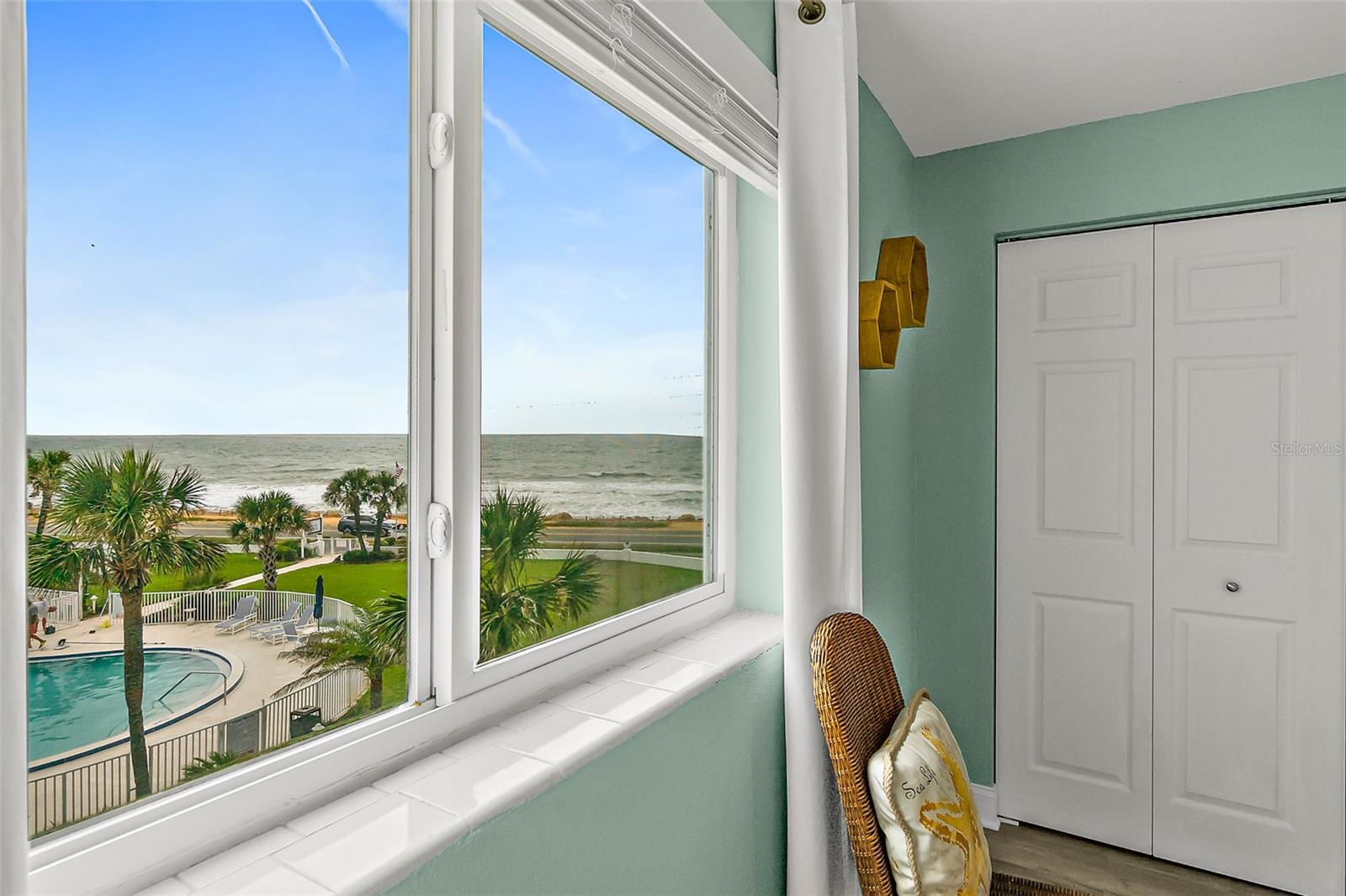 OCEAN BCH CONDO CLUB 2 COMPLE - Residential