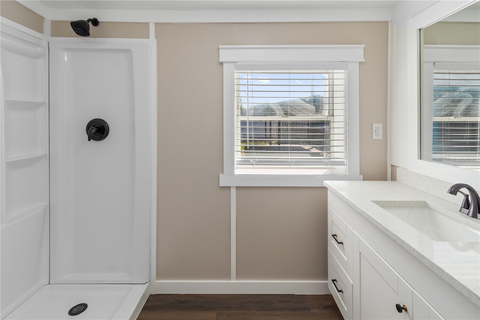 SUN RAY HOMES 02 - Residential