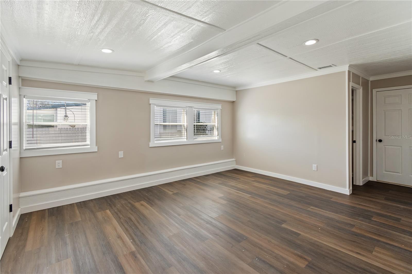 SUN RAY HOMES 02 - Residential