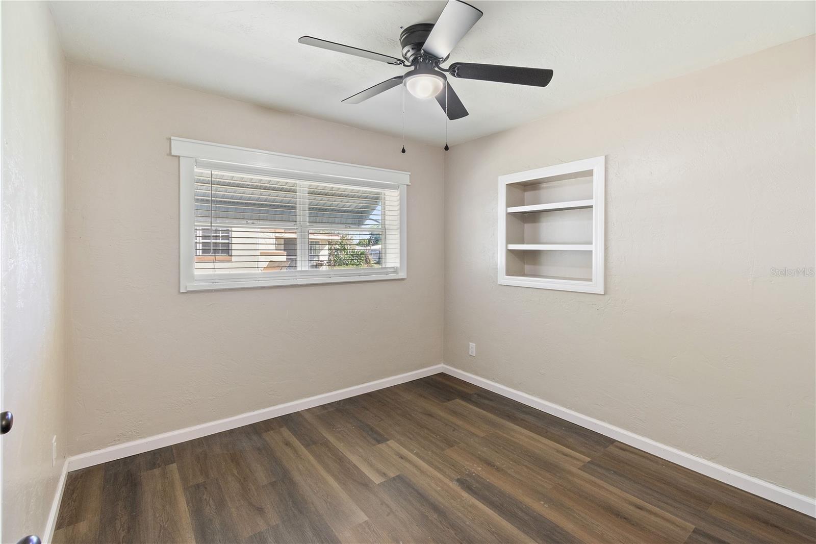 SUN RAY HOMES 02 - Residential