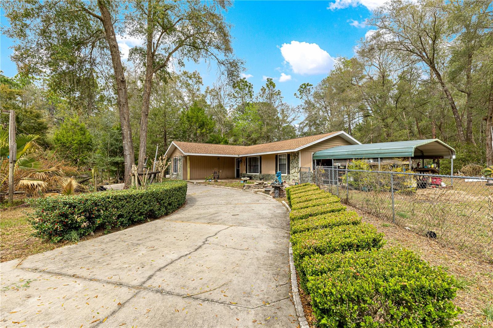 ROLLING HILLS - Residential