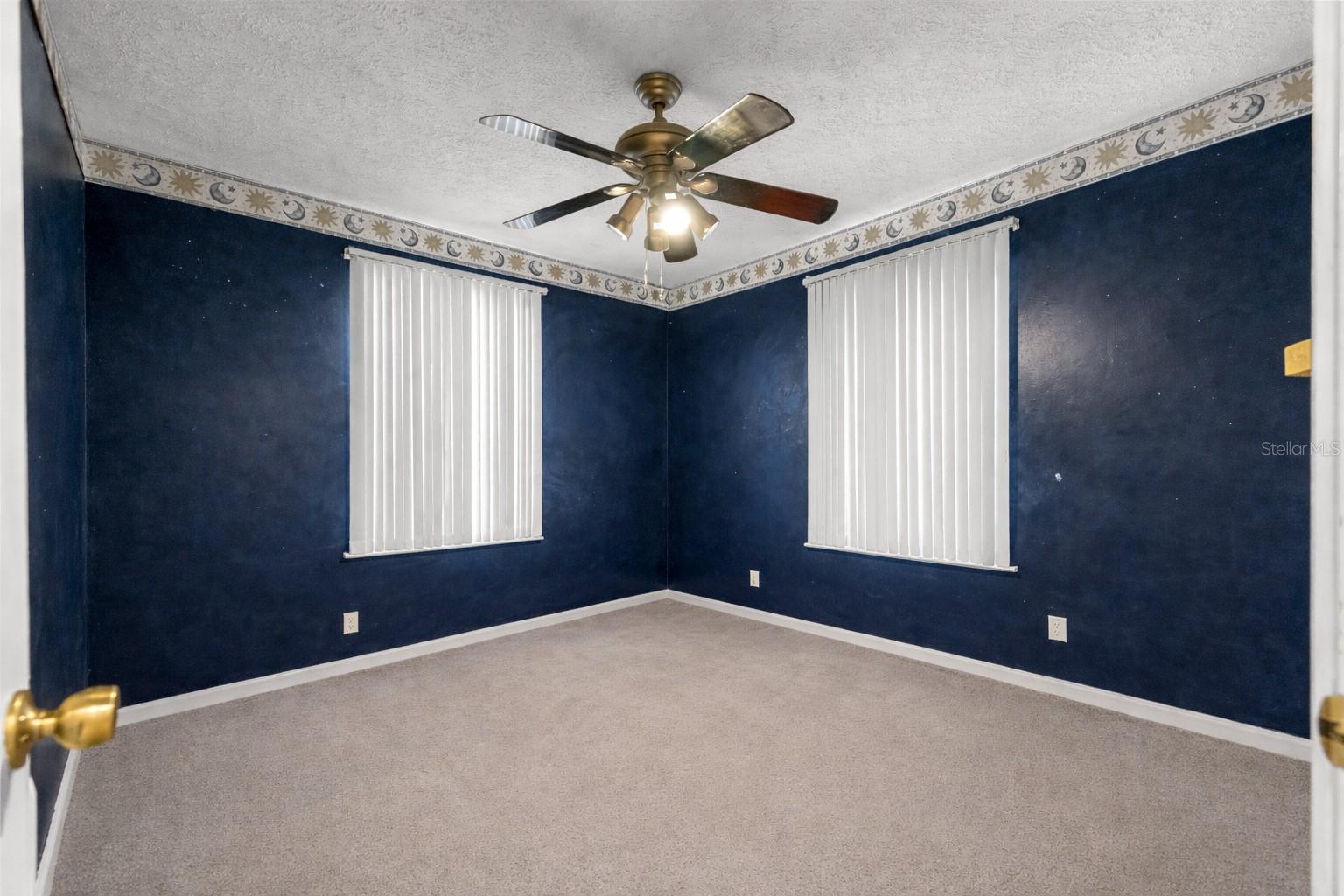 ROLLING HILLS - Residential