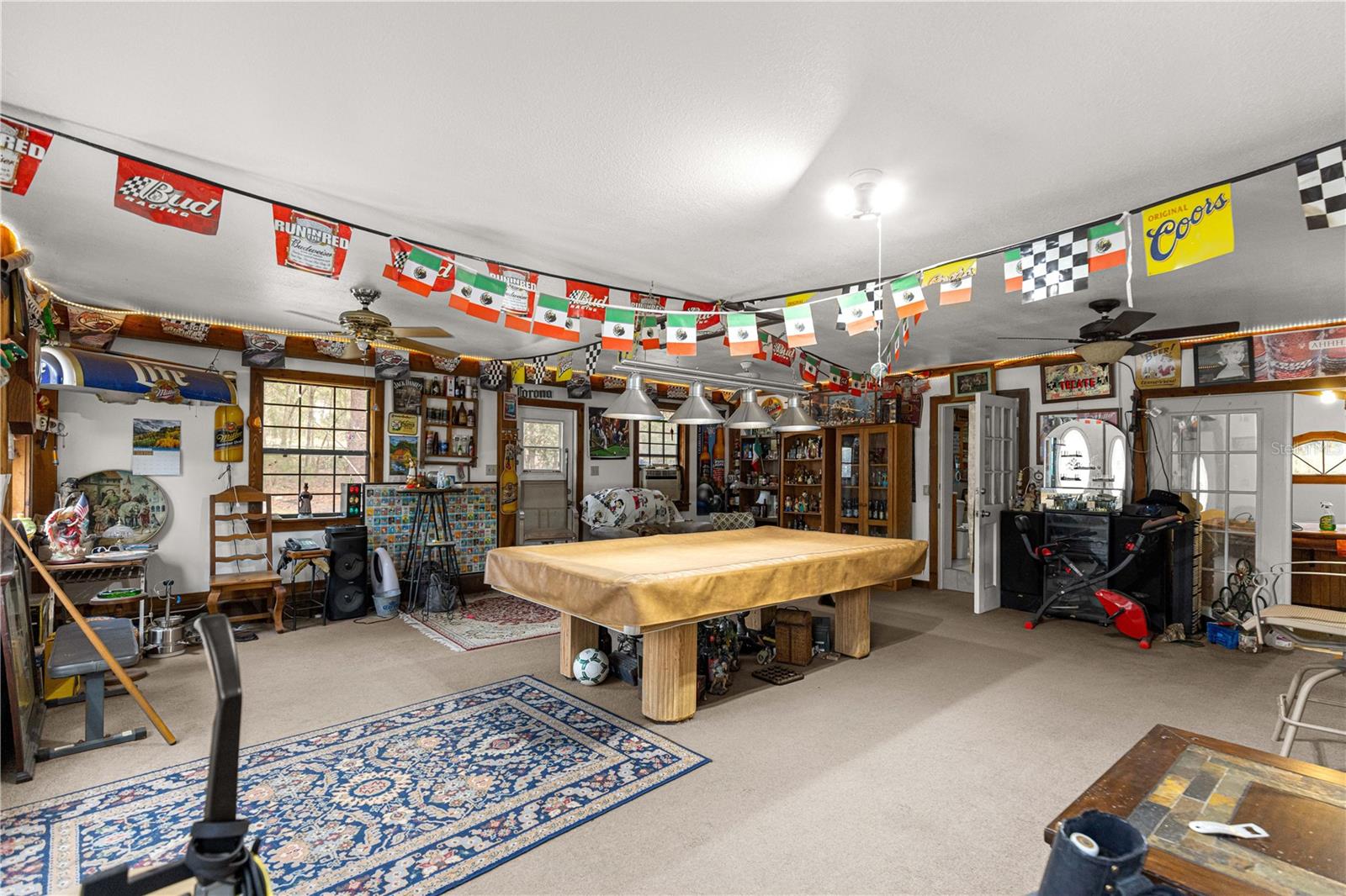 ROLLING HILLS - Residential