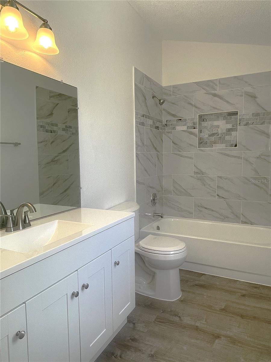 LE CLARE SHORES - Residential