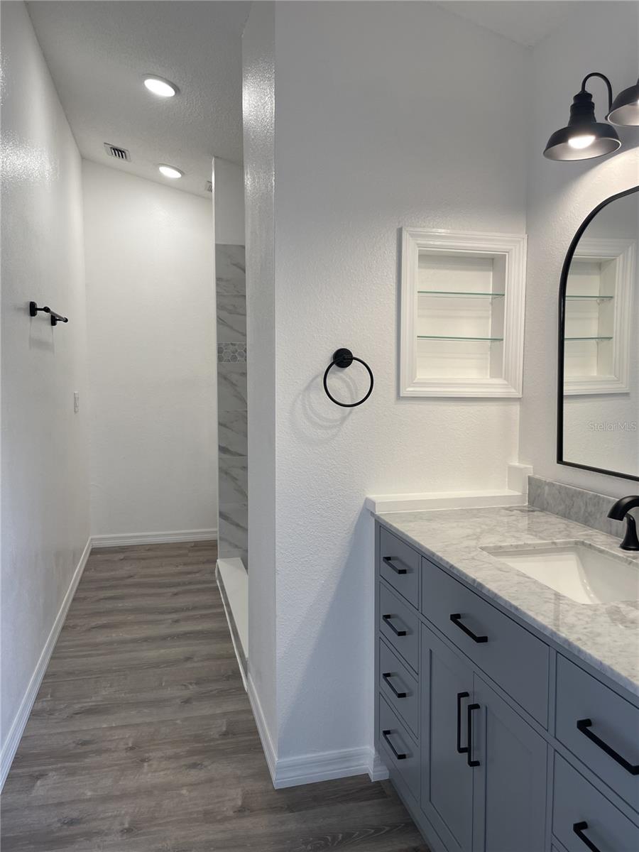 LE CLARE SHORES - Residential