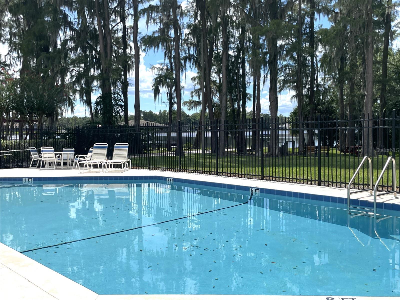 LE CLARE SHORES - Residential
