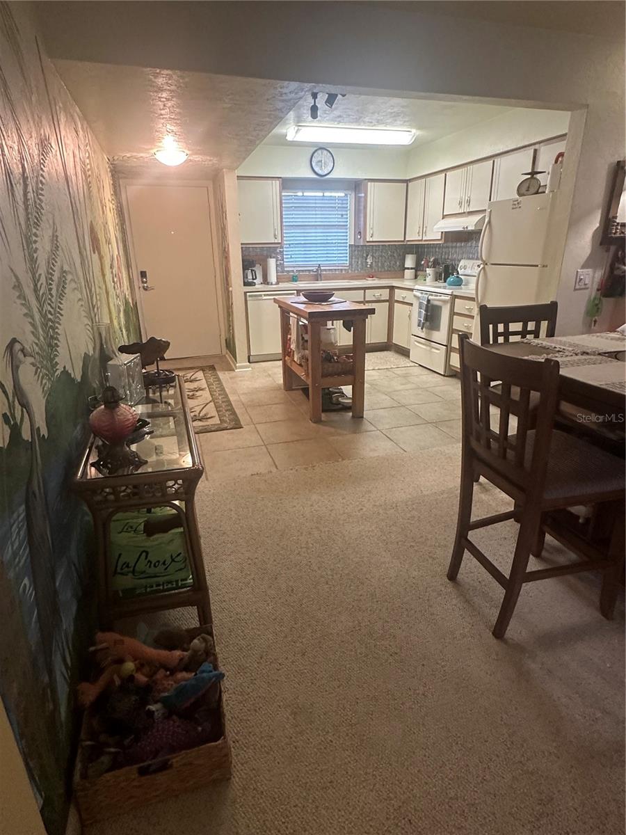 JUNGLE DEN VILLAS PH 05 CONDO - Residential