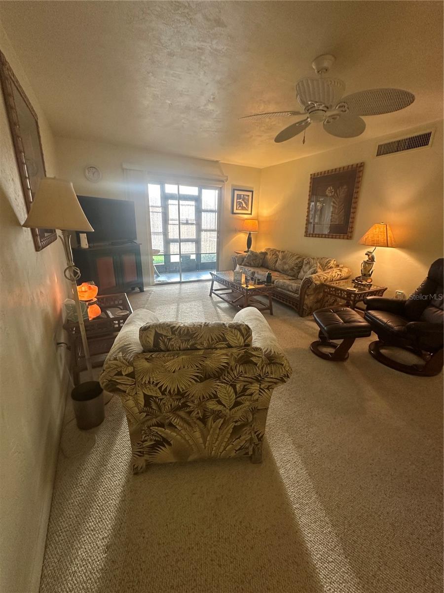 JUNGLE DEN VILLAS PH 05 CONDO - Residential