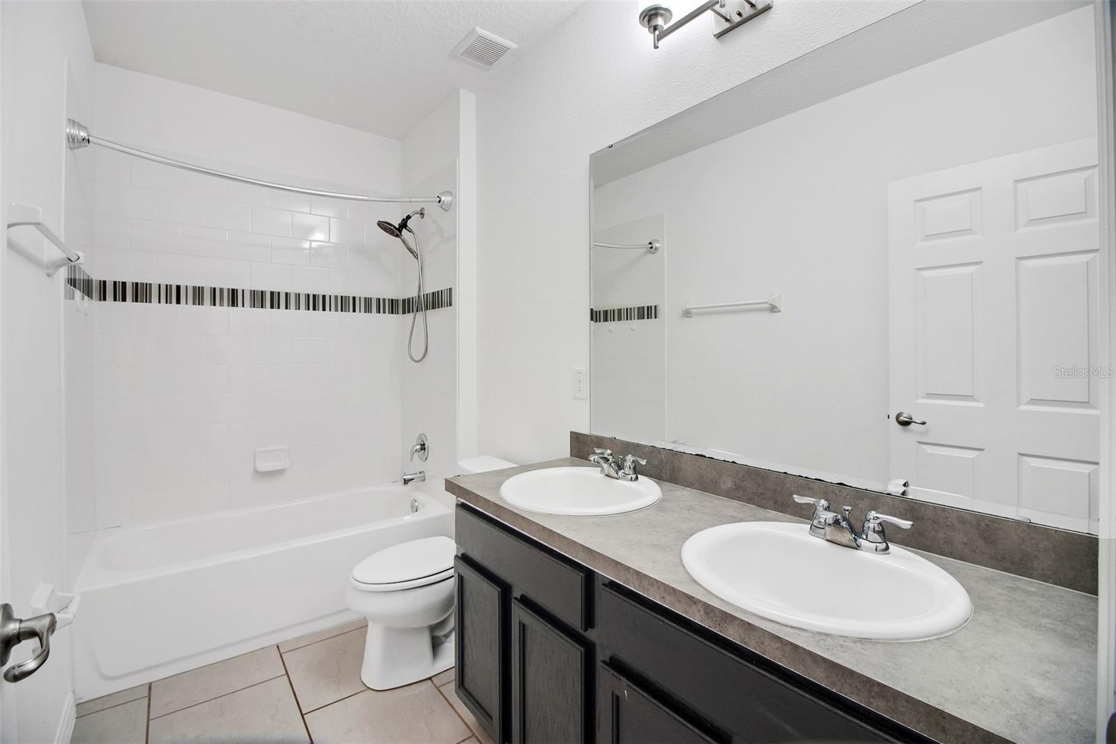 GROVELAND LAGO KATRINA - Residential