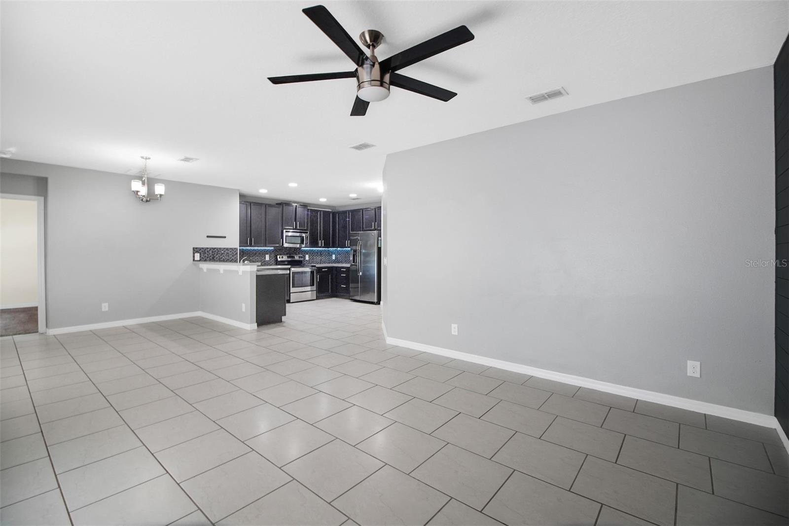 GROVELAND LAGO KATRINA - Residential