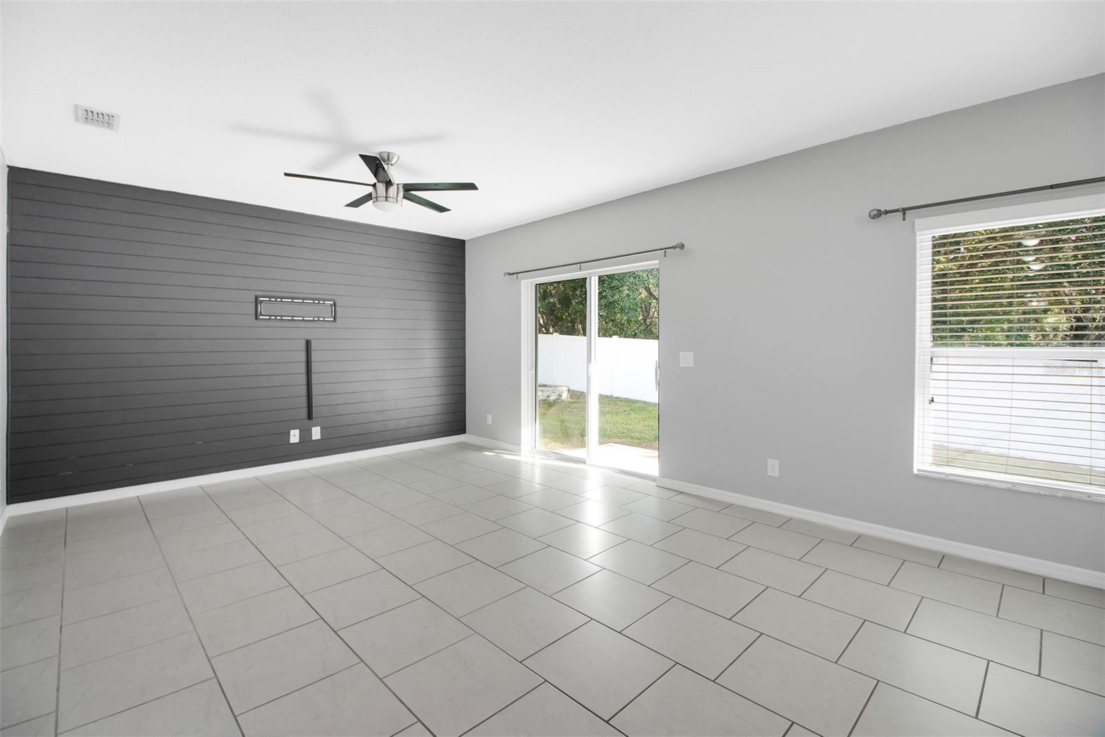 GROVELAND LAGO KATRINA - Residential