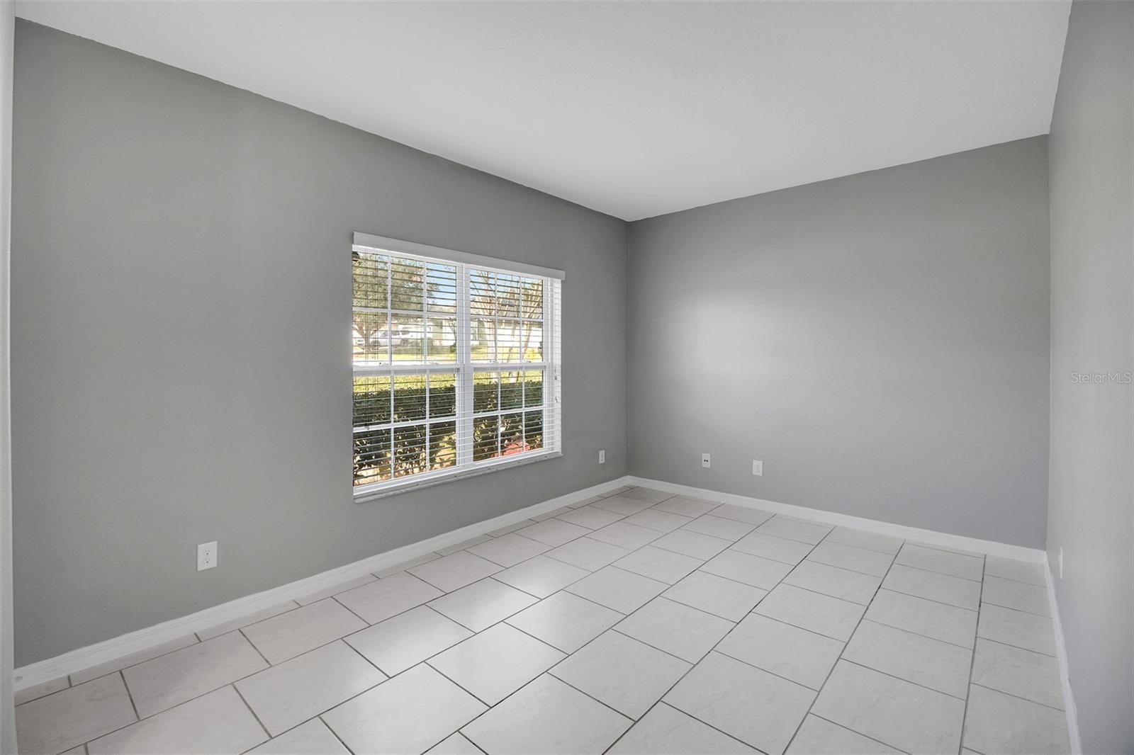 GROVELAND LAGO KATRINA - Residential