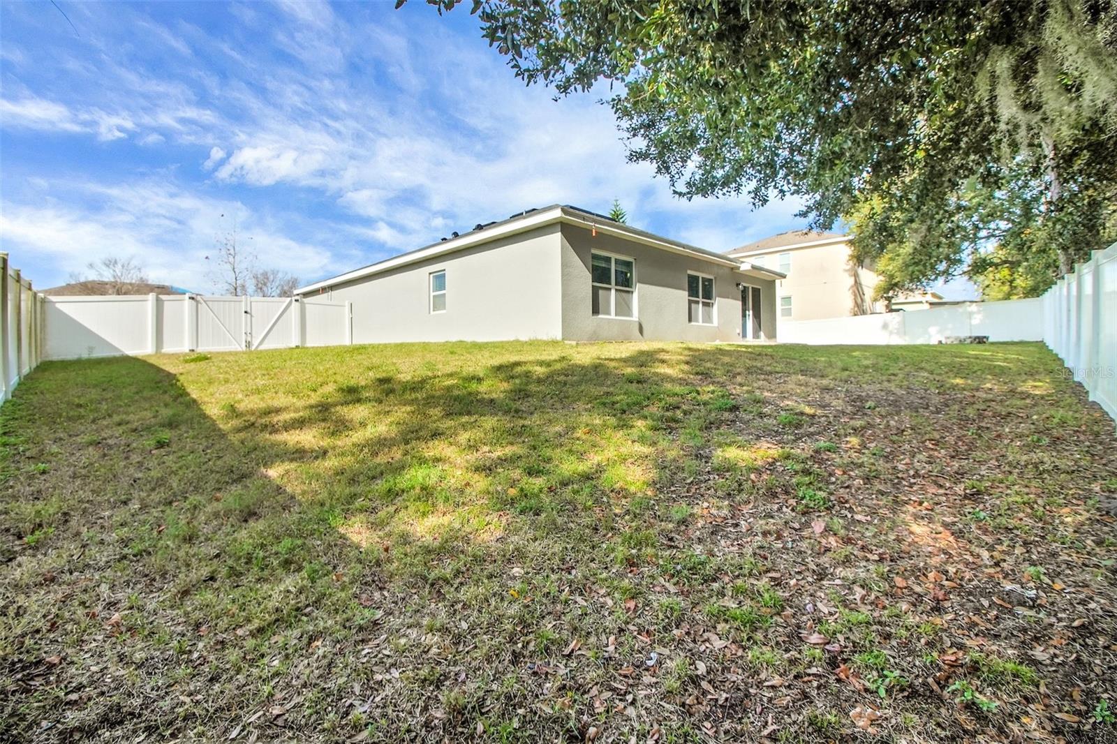 GROVELAND LAGO KATRINA - Residential