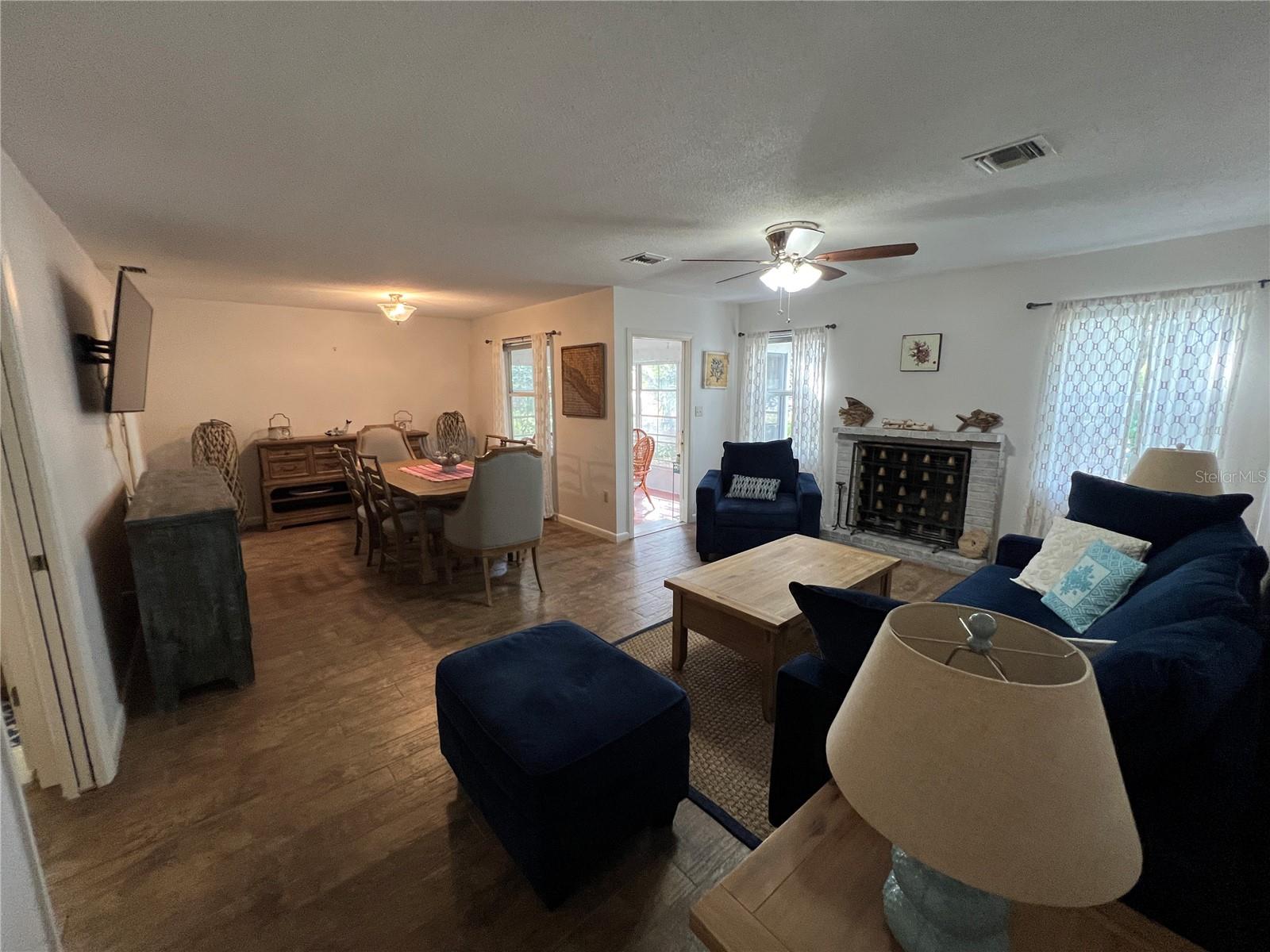 PINEY WOODS - Residential Lease