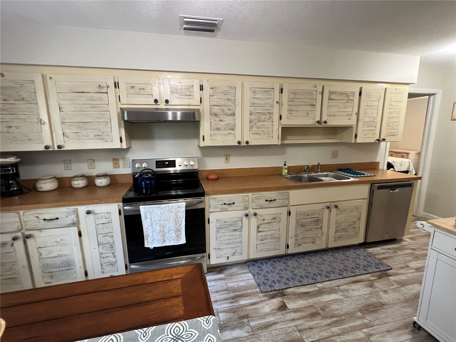 PINEY WOODS - Residential Lease