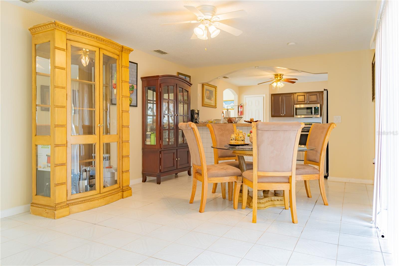 LONESOME PINES - Residential Lease