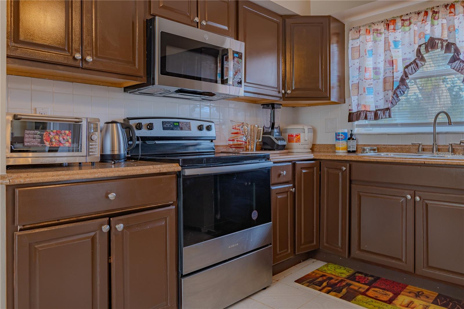 LONESOME PINES - Residential Lease