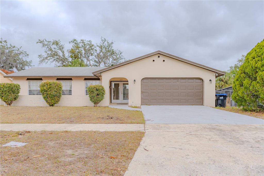 Photo of 6203 Tebbetts Drive, Orlando, FL 32808 (MLS # O6386617)