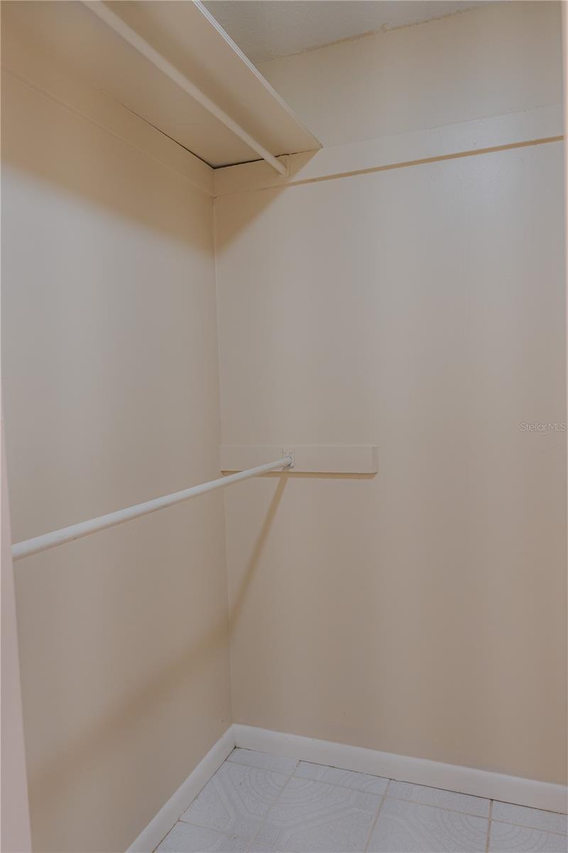 LONESOME PINES - Residential Lease