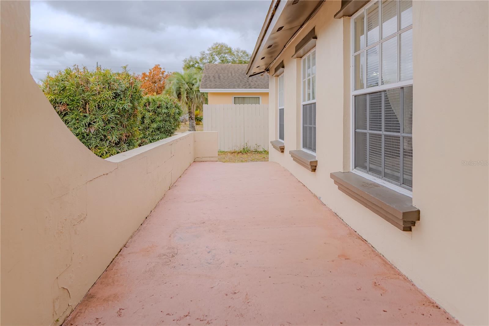 LONESOME PINES - Residential Lease