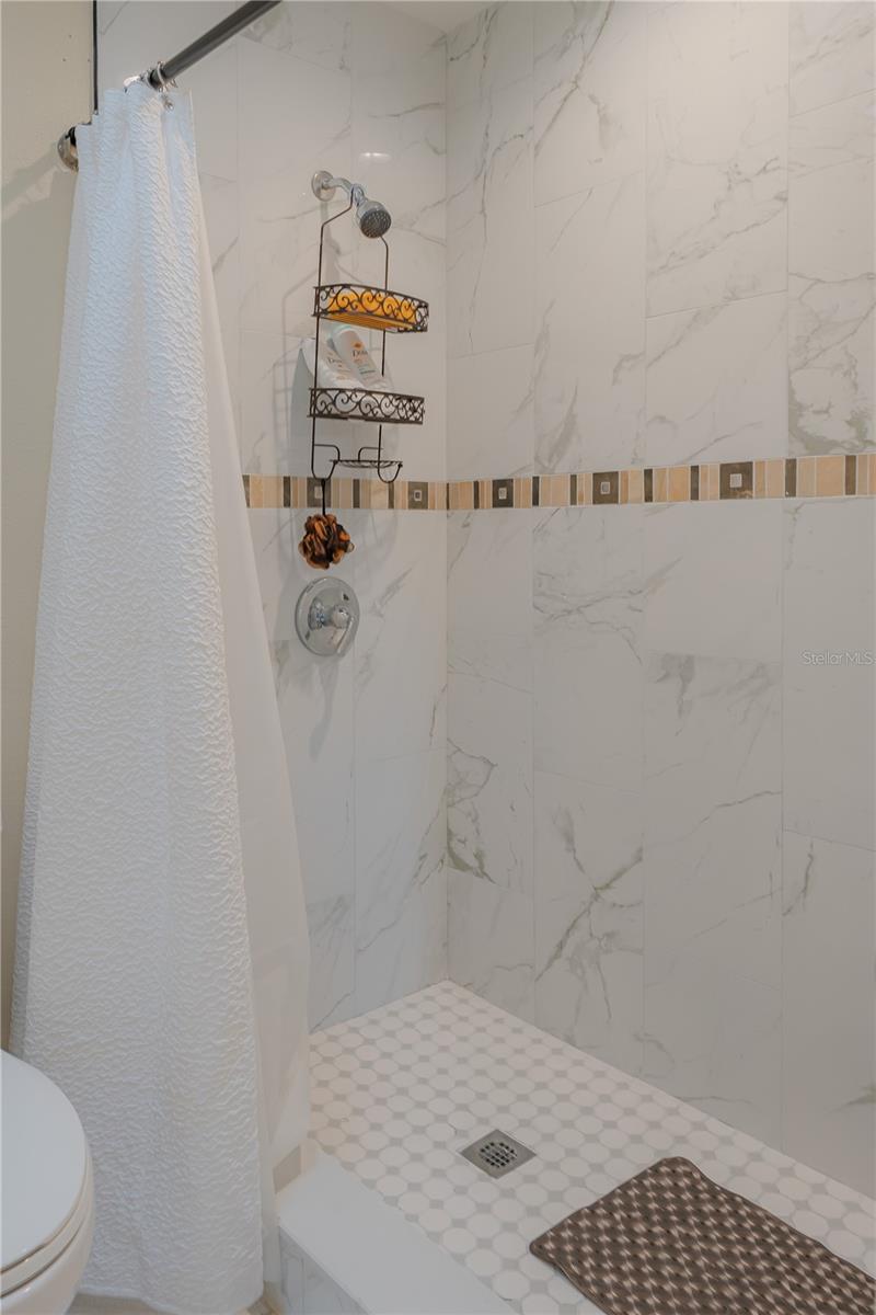 LONESOME PINES - Residential Lease