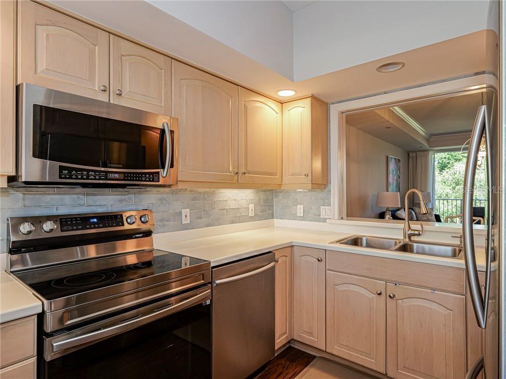 CAMDEN HOUSE AT OAK HARBOR - Residential